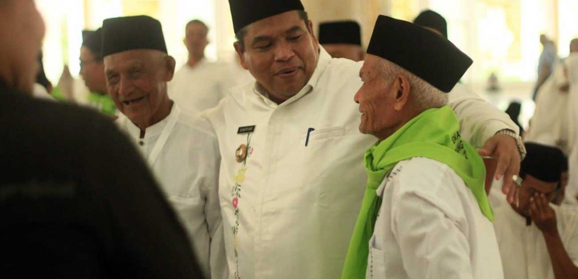 Bupati Suhatri Bur Lepas 265 Jemaah Haji Asal Kabupaten Padang Pariaman tahun 1444 H – 2023M