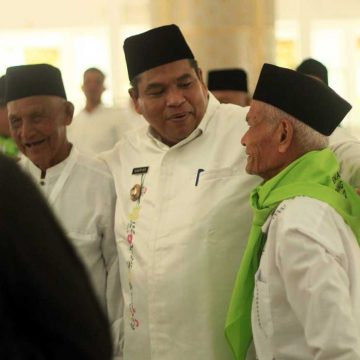Bupati Suhatri Bur Lepas 265 Jemaah Haji Asal Kabupaten Padang Pariaman tahun 1444 H – 2023M