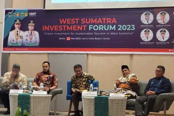 Bupati Suhatri Bur Presentasikan Peluang Investasi Pariwisata Padang Pariaman Dihadapan Investor WSIF