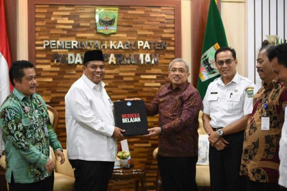Terima Kunjungan Sesditjen Kemendikbud Ristek, Bupati Suhatri Bur Minta Penambahan DAK Pendidikan