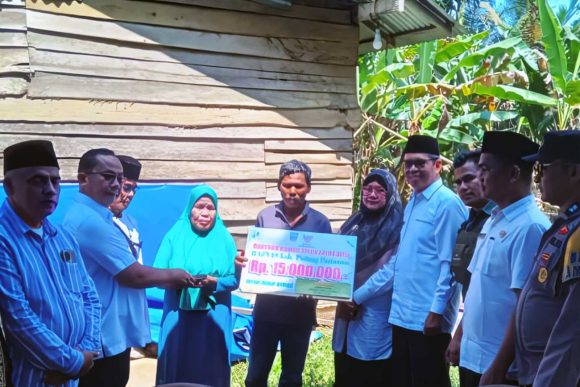 Membangun Rumah, Membangun Harapan: Baznas Padang Pariaman Bantu Renovasi Rumah Warga