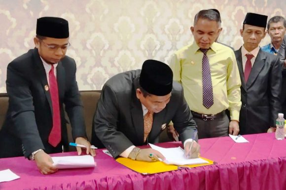 Pemerintah Kabupaten Padang Pariaman Siapkan Anggaran untuk Pilkada 2024: Penandatanganan NPHD Bersama Bawaslu dan KPU