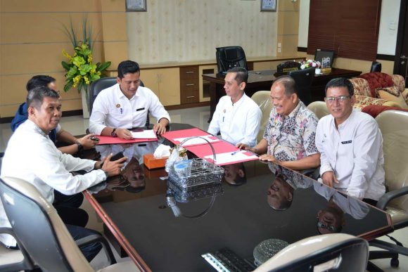 1.-Komitmen-Pemkab-Padang-Pariaman-dalam-Mendukung-Proses-Demokrasi-Lokal Komitmen Pemkab Padang Pariaman dalam Mendukung Proses Demokrasi Lokal