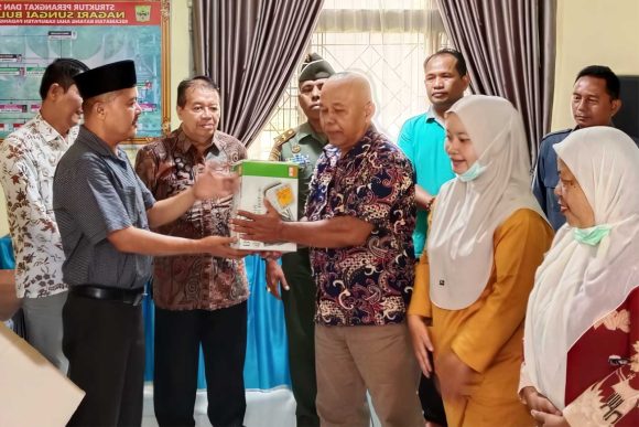 1.-Upaya-Kesehatan-Masyarakat Upaya Kesehatan Masyarakat: Anggota DPRD Padang Pariaman Salurkan Bantuan ke Puskesmas Pasar Usang