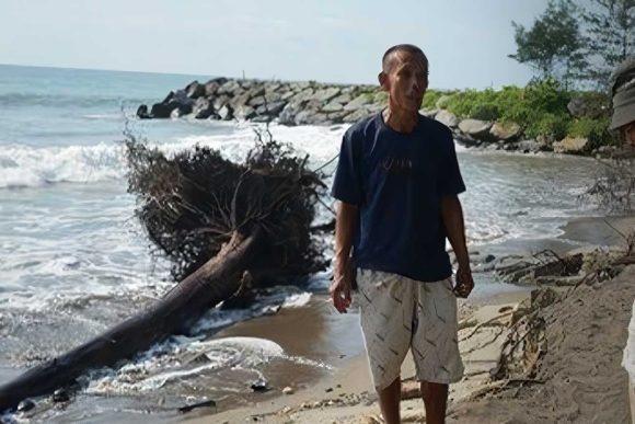 2.-Nelayan-Manggopoh-Ulakan Nelayan Manggopoh Ulakan, Padang Pariaman, Sumatera Barat Berjuang Menghadapi Ancaman Abrasi