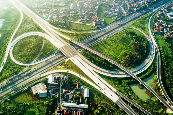 4.-Tantangan-Investasi-di-Sumbar Tantangan Investasi di Sumbar: Infrastruktur Ekonomi, Budaya, dan Industri Kreatif Jadi Fokus