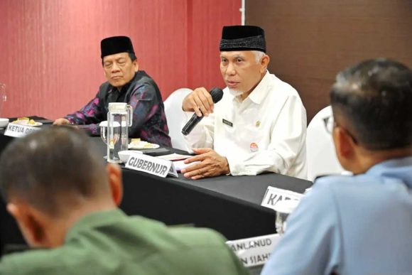 Gubernur-Sumatera-Barat-Ajak-Kolaborasi-untuk-Mewujudkan-Keamanan-dan-Kenyamanan-Natal Gubernur Sumatera Barat Ajak Kolaborasi untuk Mewujudkan Keamanan dan Kenyamanan Natal