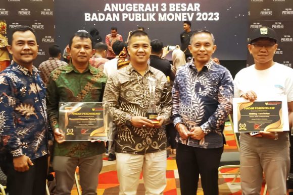 Kabupaten Padang Pariaman Raih Penghargaan Informatif dari KI Sumatera Barat