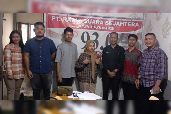 Kunjungan-Ketua-KPID-Sumbar-Bapak-Robert-Kennedy-di-Kantor-Respon-Radio Kunjungan Ketua KPID Sumbar Bapak Robert Kennedy di Kantor Respon Radio