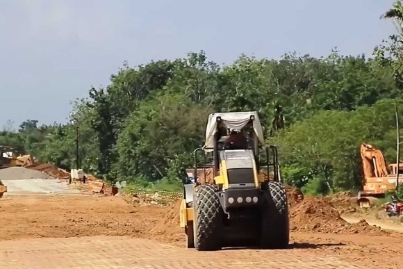 Mengatasi Tantangan Pembangunan Jalan Tol di Sumatera Barat: Kejar Waktu dan Atasi Penolakan