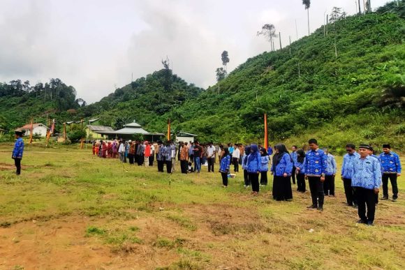 Peringatan Hari Bhakti Transmigrasi 2023: Bupati Sijunjung Pimpin Upacara di UPT Nagari Padang Tarok