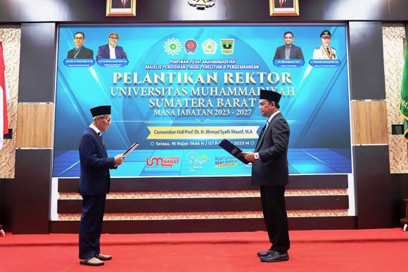 Perjalanan Inspiratif Rektor UM Sumatera Barat, Dr. Riki Saputra: Dari Anak Bungsu hingga Rektor Milenial