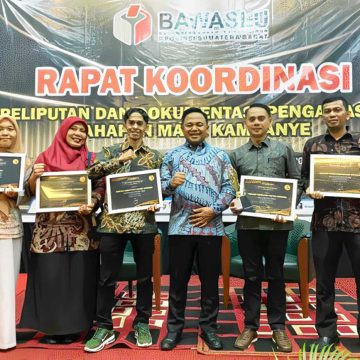 Sukses Gemilang Bawaslu Padangpariaman dalam Pengelolaan Kehumasan, Raih Penghargaan Terbaik se-Sumatera Barat