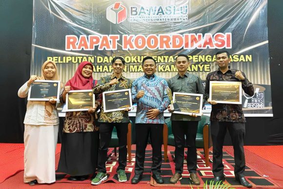Sukses Gemilang Bawaslu Padangpariaman dalam Pengelolaan Kehumasan, Raih Penghargaan Terbaik se-Sumatera Barat