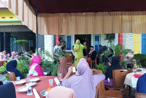 1.-Kunjungan-Hj Kunjungan Hj. Nevi Zuairina Guna Meningkatkan Keterlibatan Wakil Rakyat di Tanjung Basung