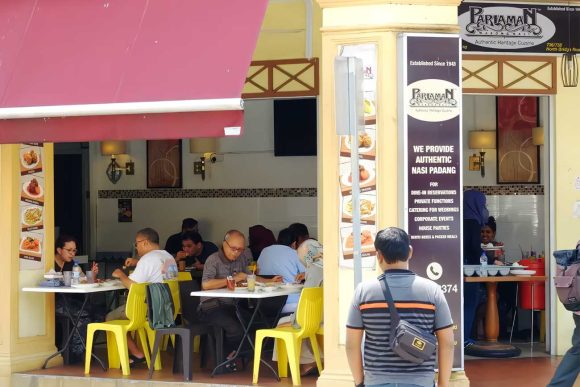 Nasi Padang Merajai Lidah Singapura: Kisah Warong Nasi Pariaman yang Eksis Sejak 1948