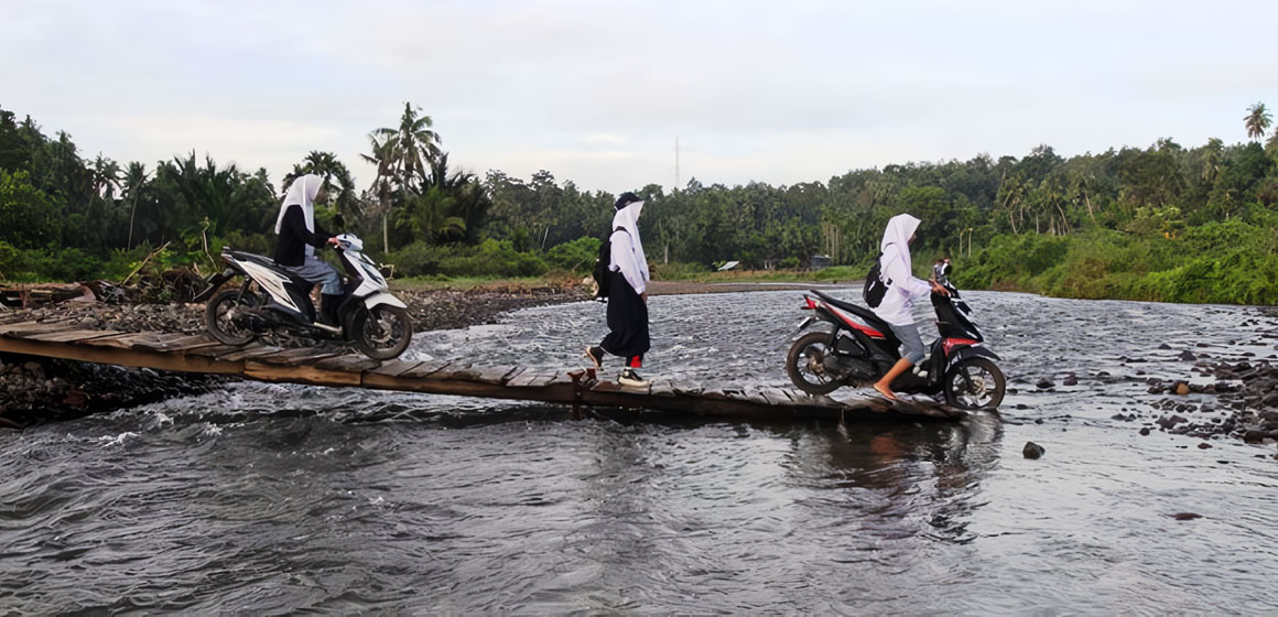 Warga Padang Galo, Kabupaten Padang Pariaman, Mengharapkan Ketersediaan Jembatan Baru