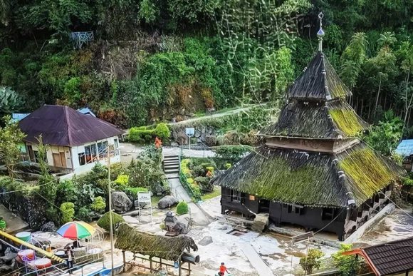 4.-Masjid-Tuo-Kayu-Jao Masjid Tuo Kayu Jao: Jejak Kesejarahan dan Keindahan Alam di Padang