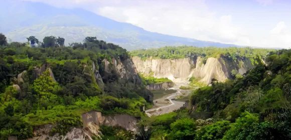 4.-Menikmati-Keindahan-Ngarai-Sianok Menikmati Keindahan Ngarai Sianok: Permata Wisata di Sumatera Barat