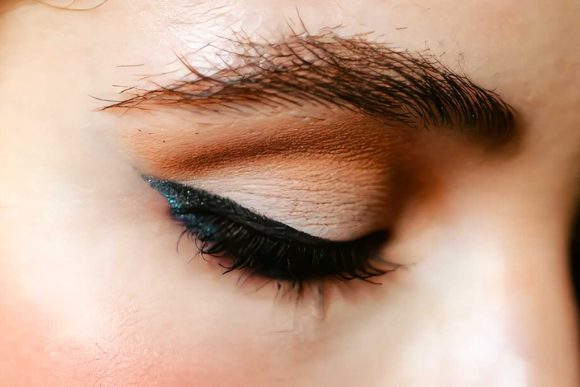 Tips Memilih dan Mengombinasikan Warna Eyeshadow yang Tepat