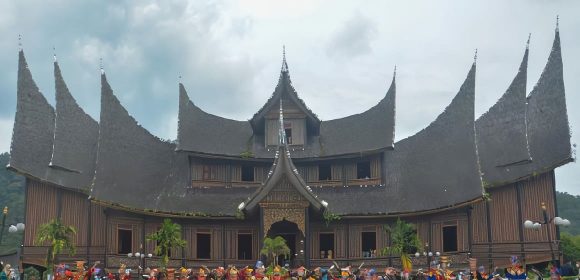 Sumbar Agendakan Pariwisata ke Kharisma Event Nusantara 2024 Sumbar Agendakan Pariwisata ke Kharisma Event Nusantara 2024