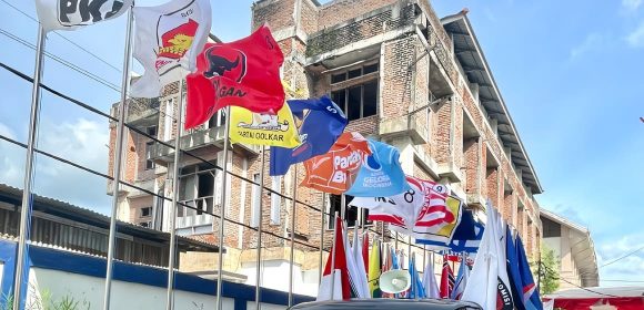 Drama Pemilu Padang Pariaman: PSI dan PKN Terkapar Akibat Ketiadaan Laporan Awal Dana Kampanye Drama Pemilu Padang Pariaman: PSI dan PKN Terkapar Akibat Ketiadaan Laporan Awal Dana Kampanye