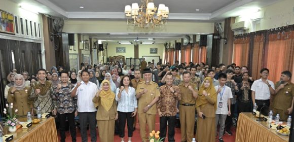 Gubernur Soroti Pentingnya Keterampilan Digital di Sumatera Barat Menuju Angkatan Kerja Berkualitas Gubernur Soroti Pentingnya Keterampilan Digital di Sumatera Barat Menuju Angkatan Kerja Berkualitas