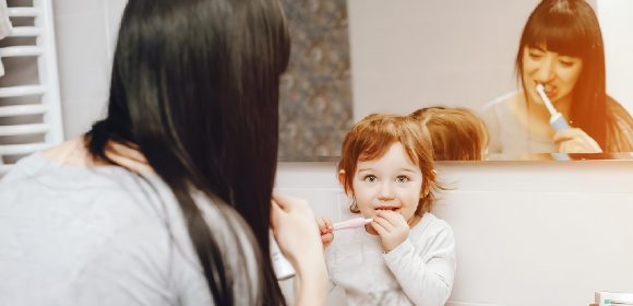 Jaga Kesehatan Gigi Bayi Pondasi Kesehatan Seumur Hidup dengan Langkah-langkah Praktis! Jaga Kesehatan Gigi Bayi: Pondasi Kesehatan Seumur Hidup dengan Langkah-langkah Praktis!