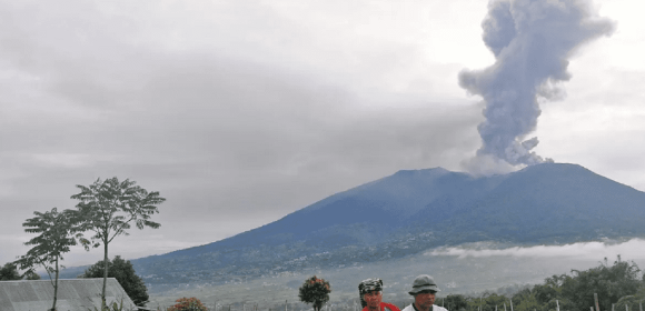 Gunung Marapi Kembali Alami Erupsi, Warga Diminta Waspada!