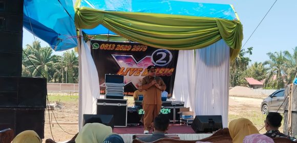 Sukseskan Pemilu 2024 Bupati Padang Pariaman, Suhatri Bur, Memilih di TPS 014 Kp. Guci Sukseskan Pemilu 2024 Bupati Padang Pariaman, Suhatri Bur, Memilih di TPS 014 Kp. Guci