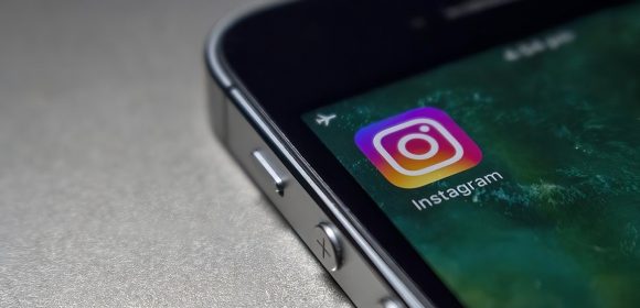 Facebook dan Instagram Down, Pengguna Kewalahan di Seluruh Dunia Facebook dan Instagram Down, Pengguna Kewalahan di Seluruh Dunia