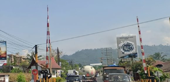 Perlintasan Kereta Api di Kasang, Padang Pariaman, Perlu Solusi Cepat dan Kolaboratif Perlintasan Kereta Api di Kasang, Padang Pariaman, Perlu Solusi Cepat dan Kolaboratif