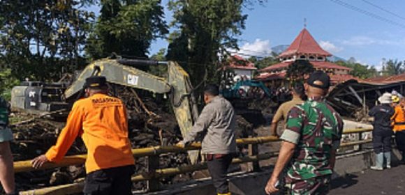Banjir Bandang di Kabupaten Agam Solidaritas dan Kesiapsiagaan dalam Menghadapi Bencana Banjir Bandang di Kabupaten Agam Solidaritas dan Kesiapsiagaan dalam Menghadapi Bencana