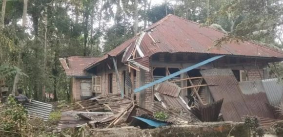 Hujan Lebat dan Angin Kencang Melanda Korong Pauah: Dampak dan Respons di Nagari Sicincin