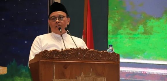 Idul Fitri 1445 H Memperkuat Persaudaraan dan Kebangsaan dalam Semangat Takbir Idul Fitri 1445 H Memperkuat Persaudaraan dan Kebangsaan dalam Semangat Takbir
