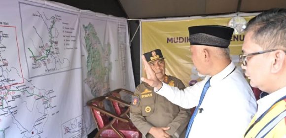 Menghindari Potensi Bahaya Larangan Berhenti di Fly Over Kelok Sembilan, Sumatera Barat