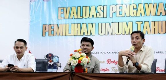 Penguatan Pengawasan Pemilu di Padang Pariaman Menuju Pilkada 2024 yang Berintegritas Penguatan Pengawasan Pemilu di Padang Pariaman Menuju Pilkada 2024 yang Berintegritas