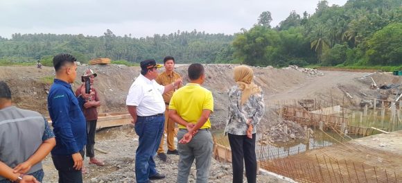 Proyek Pembangunan Cek Dam Sungai Limau Dilanjutkan: Upaya Pemkab Padang Pariaman dalam Penanggulangan Bencana Proyek Pembangunan Cek Dam Sungai Limau Dilanjutkan: Upaya Pemkab Padang Pariaman dalam Penanggulangan Bencana
