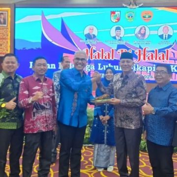 Membangun Persaudaraan dan Pembangunan: Sorotan dari Acara Halal Bi Halal IKLS di Pekanbaru