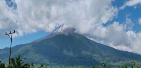Tingkat Aktivitas Gunung Lewotobi Laki-laki: Waspada dan Siap Siaga