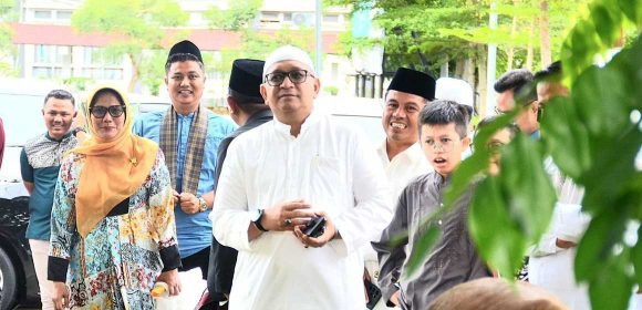 Andree Algamar Puji Semangat Berqurban Warga Kota Padang pada Hari Raya Idul Adha 1445 H.
