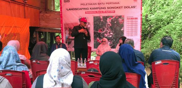 PT Semen Padang Dukung Kampung Dolas sebagai Destinasi Wisata Songket