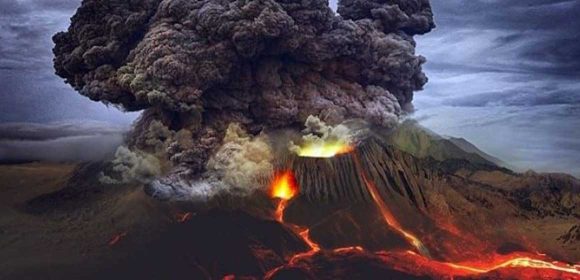 Gunung Ibu Mengalami Erupsi Dengan Amplitudo 10 mm Selama Satu Menit