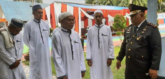 Bupati Suhatri Bur Menghadiri Penyerahan Remisi Terhadap 416 Warga Binaan Di Lapas Kelas II Pariaman