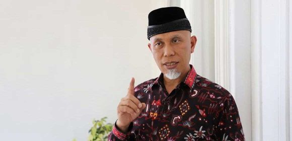 Gubernur Sumbar Mahyeldi Raih Penghargaan Pimpinan Daerah Award 2024