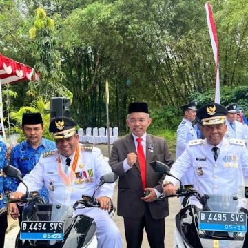Pemkab Padang Pariaman Terima Dua Unit Motor Listrik Dari PLN ICON Plus