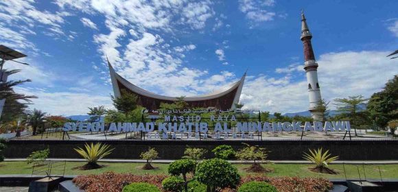 Provinsi Sumatera Barat Tetap Jadi Daerah Tujuan Wisata Nomor Satu di Pulau Sumatera