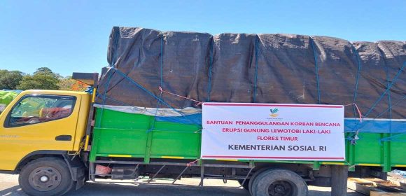 Mensos RI Pastikan Kebutuhan Dasar Warga Yang Terdampak Erupsi Gunung Lewotobi Terpenuhi