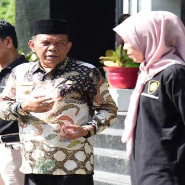 Plt Bupati Padang Pariaman Rahmang Lepas Paskibraka untuk Karyawisata ke Pekanbaru
