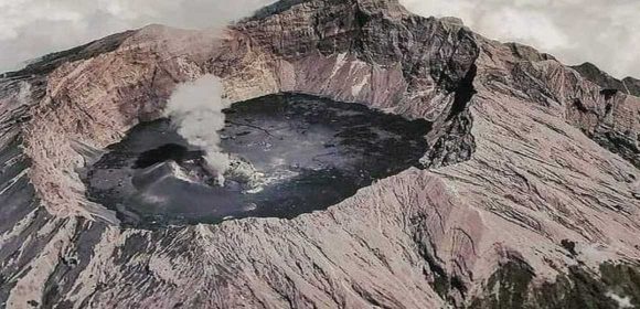 Gunung Raung Erupsi Dengan Ketinggian Kolom Abu 2.000 Meter